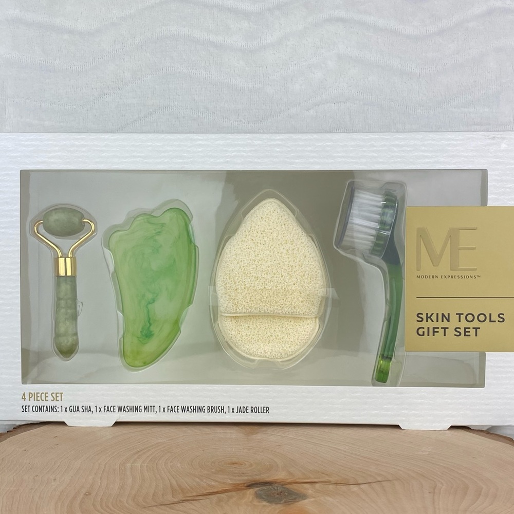 ✌🏼3/$30✌🏼Skin Tools Gift set: Gua Sha, Jade Roller, Facial Brush, Washing Mitt